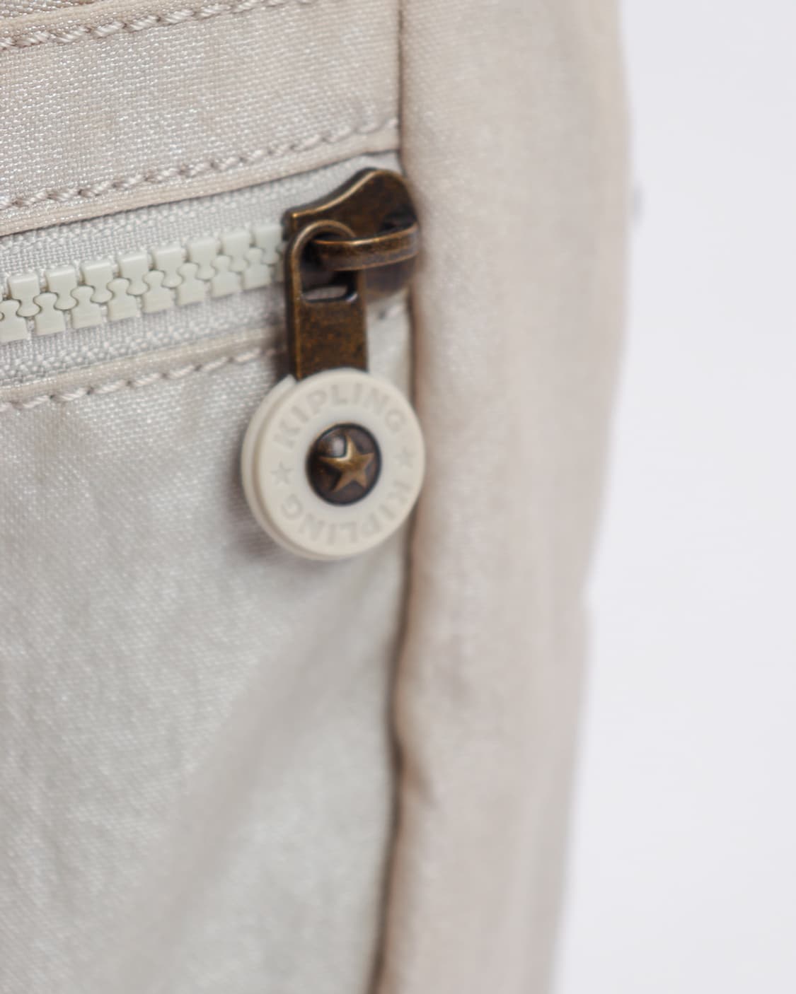 [KIPLING] 라이트 나일론 숄더백 상품이미지4