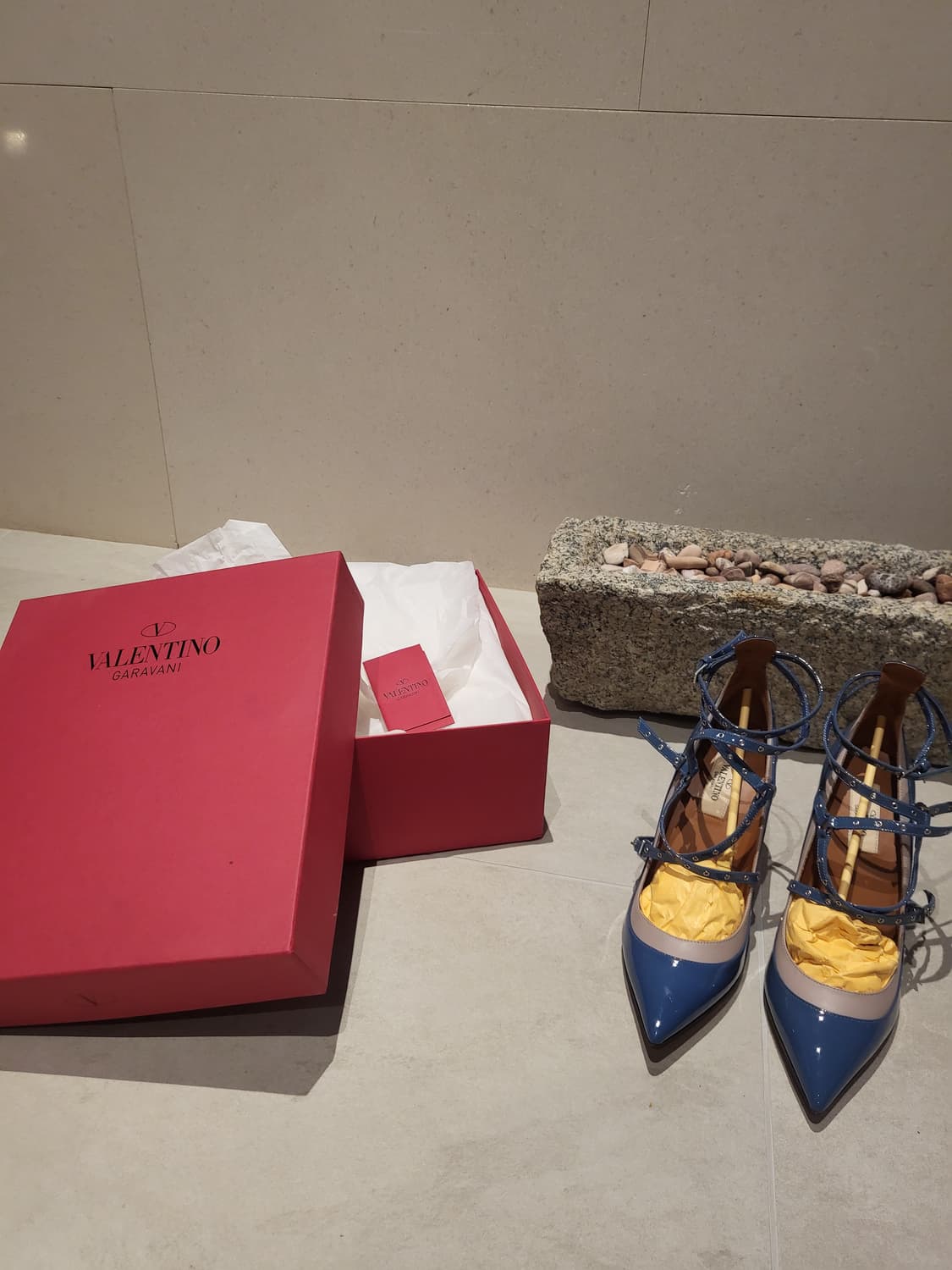 발렌티노 가라바니 블루스터드 힐 38사이즈(250) 상품이미지1