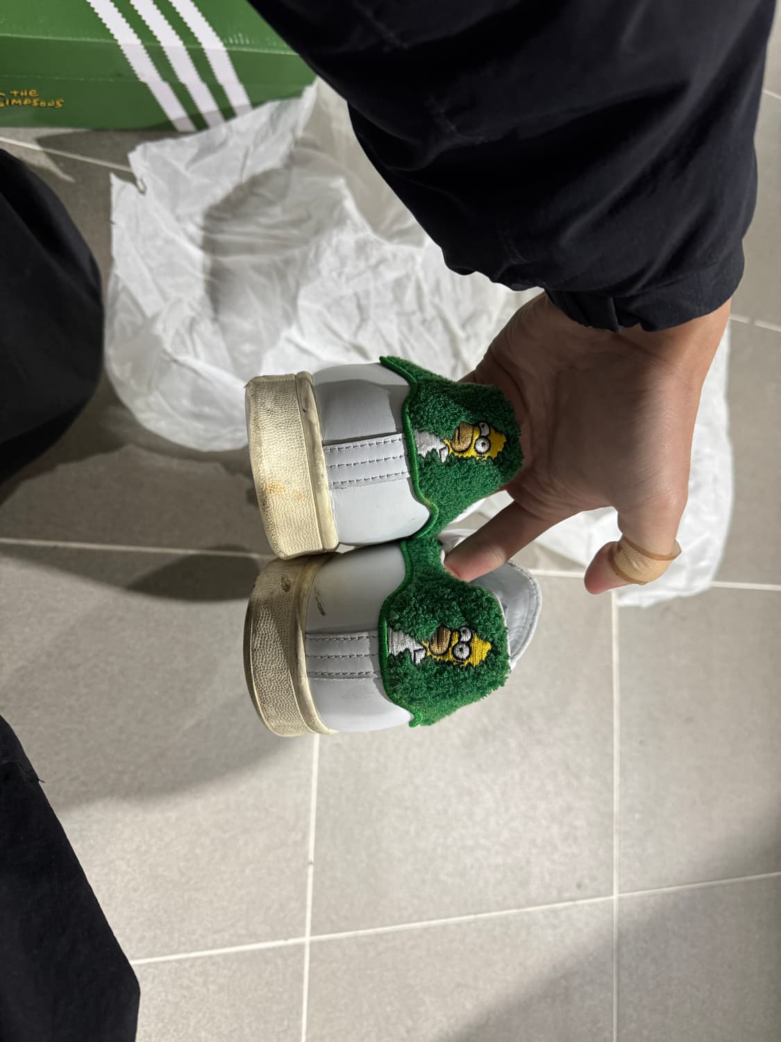 호머 심슨 x 아디다스 스탠스미스 상품이미지2