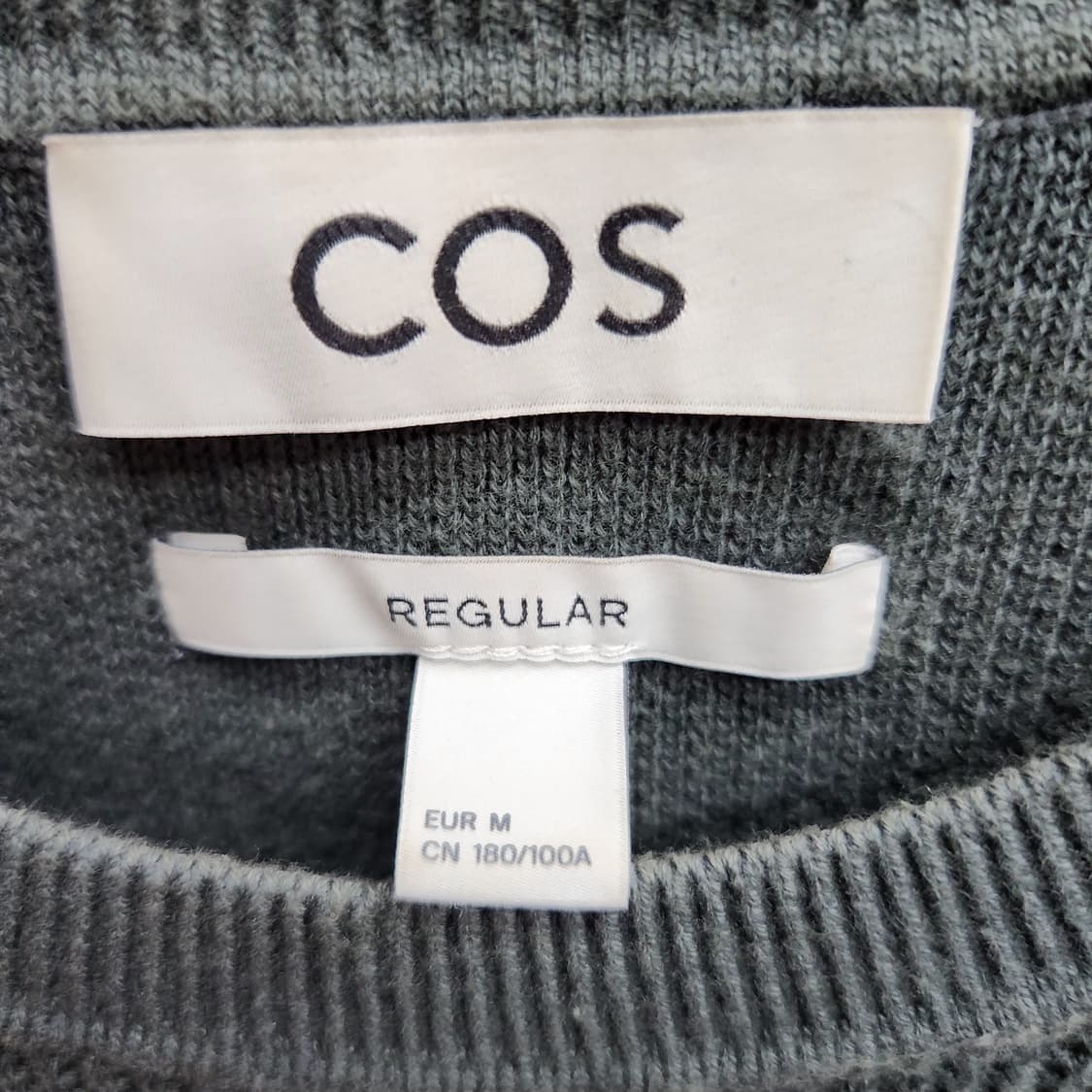 COS 코스 레귤러핏 니트 반팔티 M(L) 상품이미지5