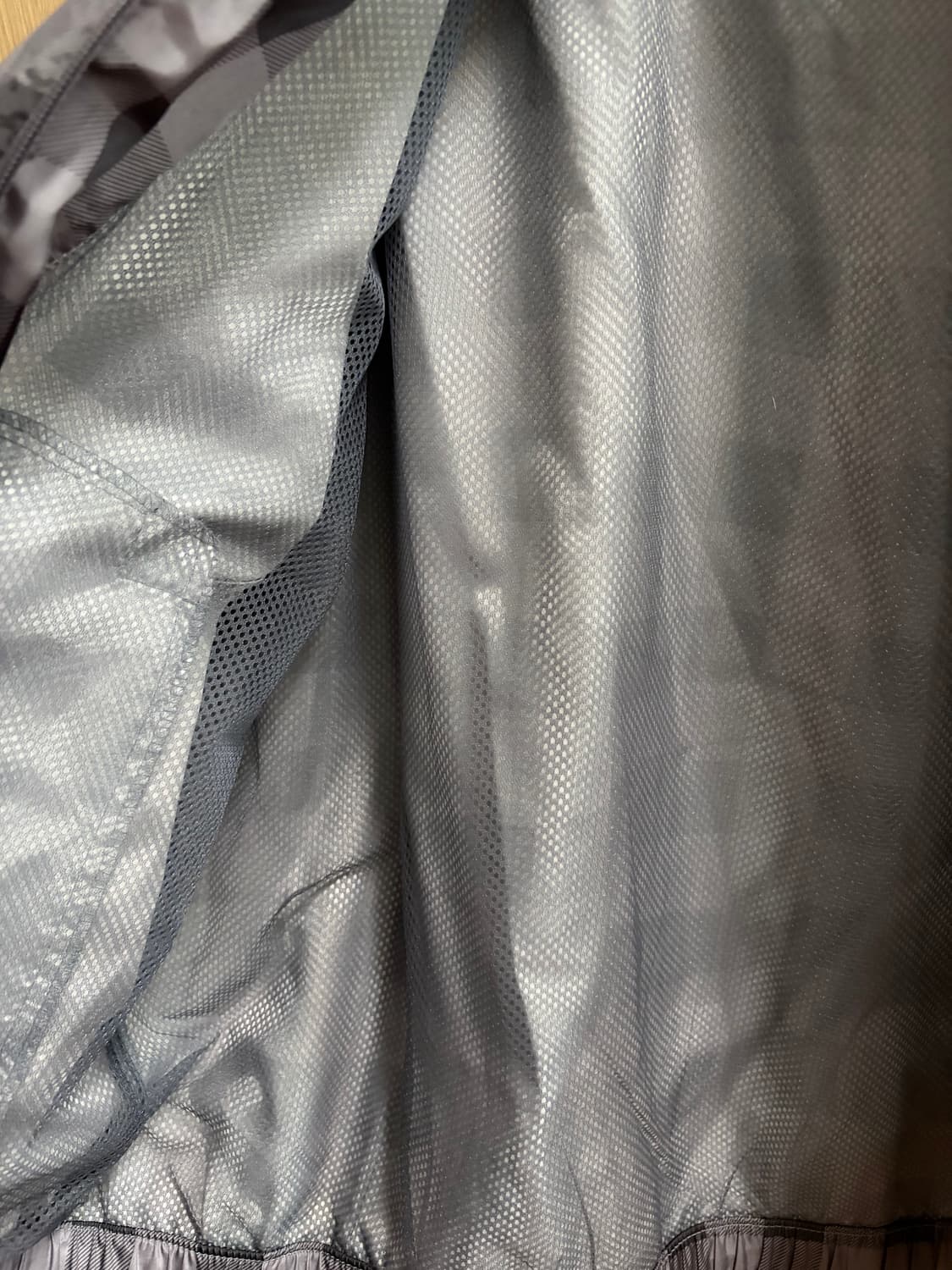 아디다스 체크 패턴 바람막이 상품이미지3