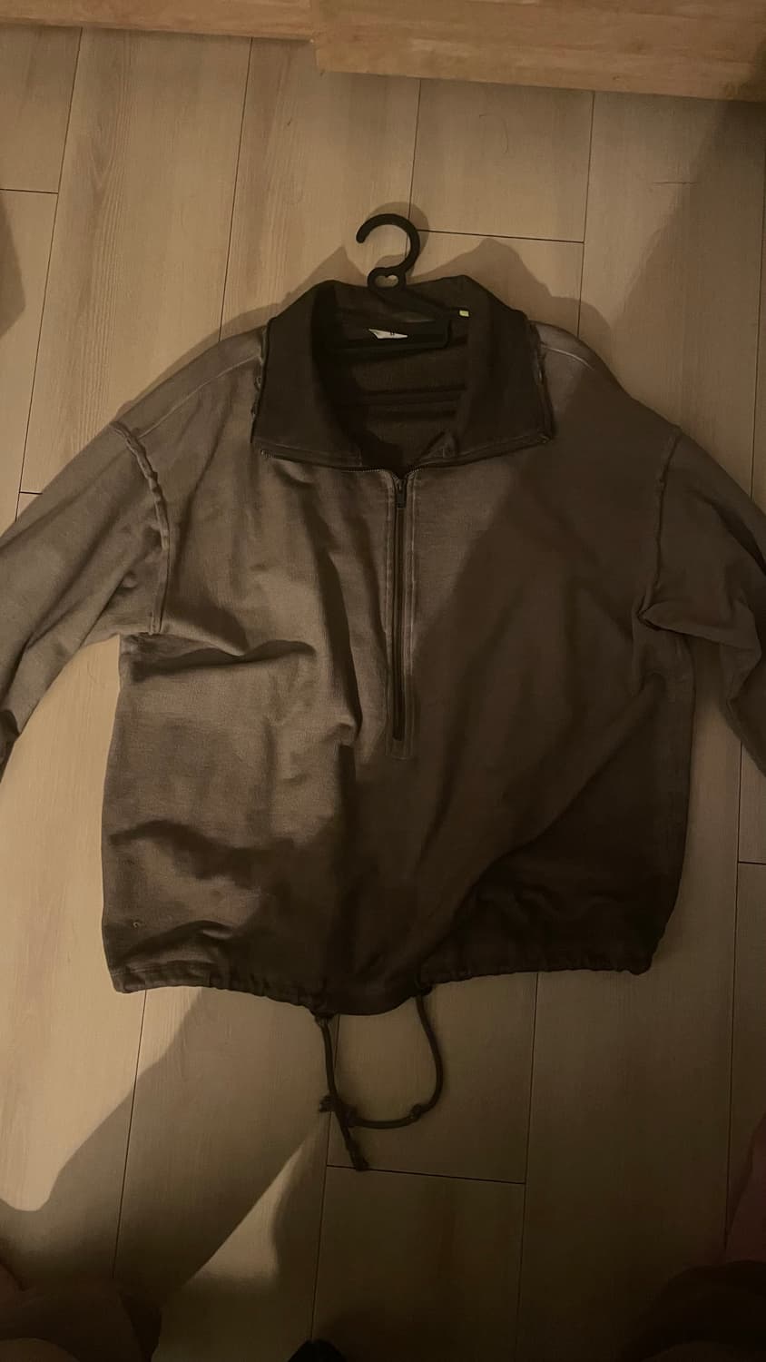 나아나나 집업 판매합니다 상품이미지1