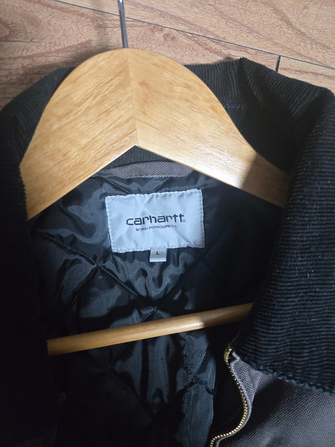 칼하트 디트로이트 자켓 토바코/블랙 상품이미지4