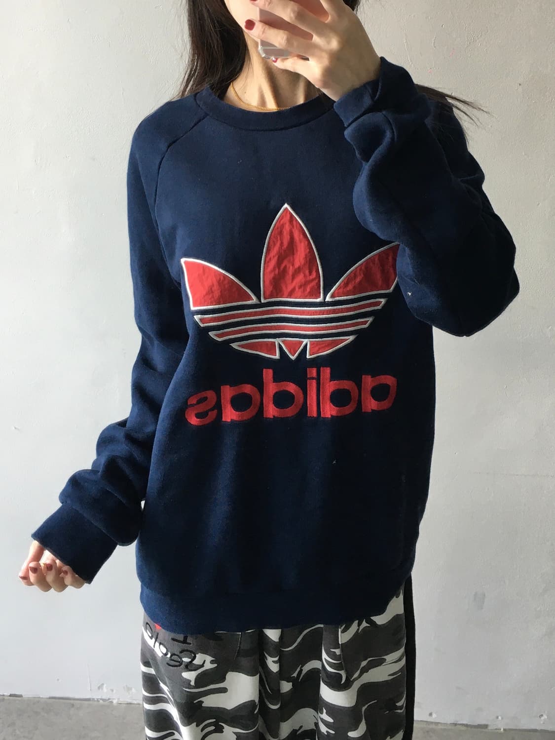 아디다스 빅로고 맨투맨 상품이미지1