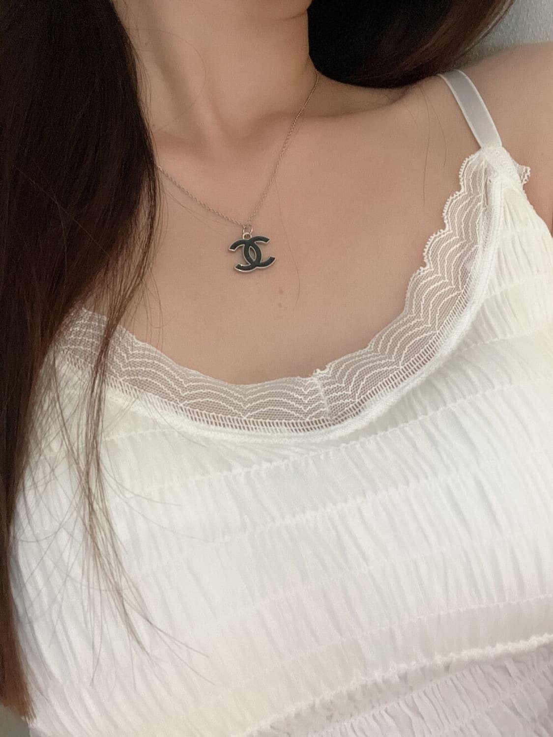 샤넬 빅 로고 에폭시 목걸이 상품이미지8