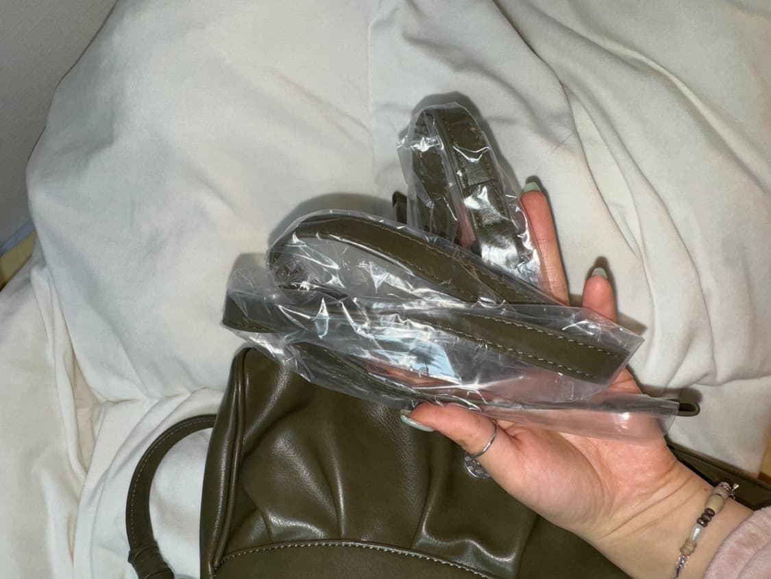 카키 숄더백 상품이미지4