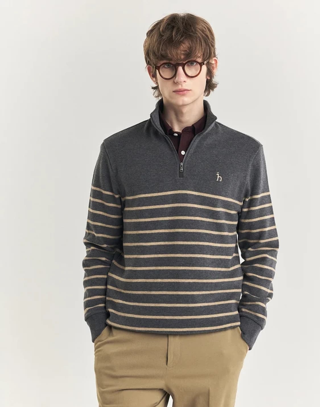 헤지스 반집업 티셔츠 2025년 상품이미지1