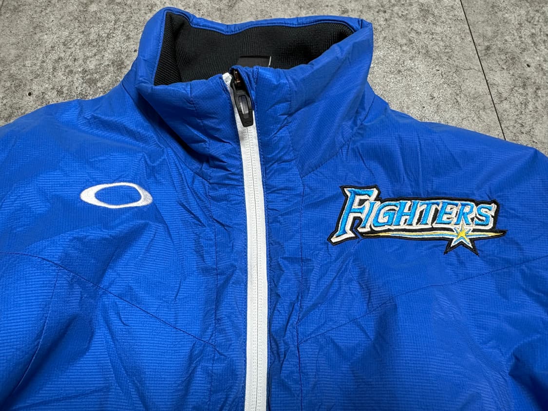 NPB 오클리 홋카이도 니혼햄파이터스 라이트패딩자켓 xl 상품이미지5