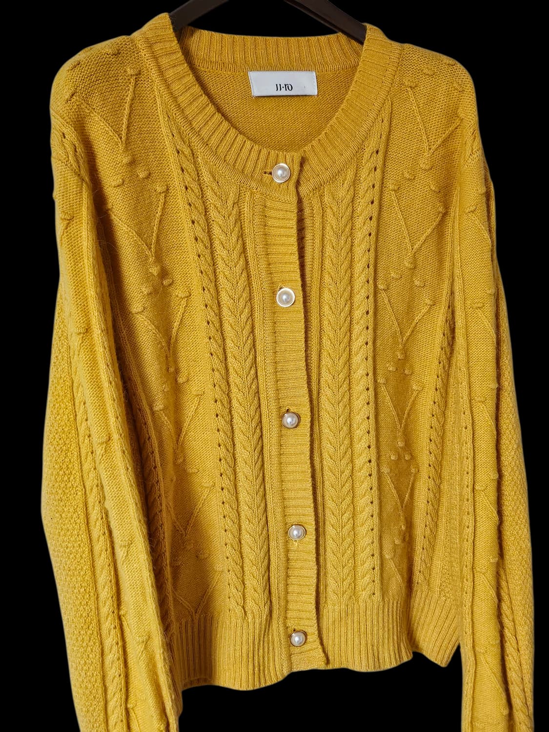 JJ지고트 울혼방 펀칭 케이블 진주버튼 여성가디건 55/상태좋음 상품이미지6