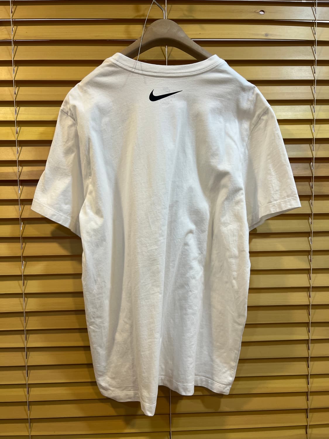 나이키 남성 화이트 스우시 반팔티셔츠 상품이미지3