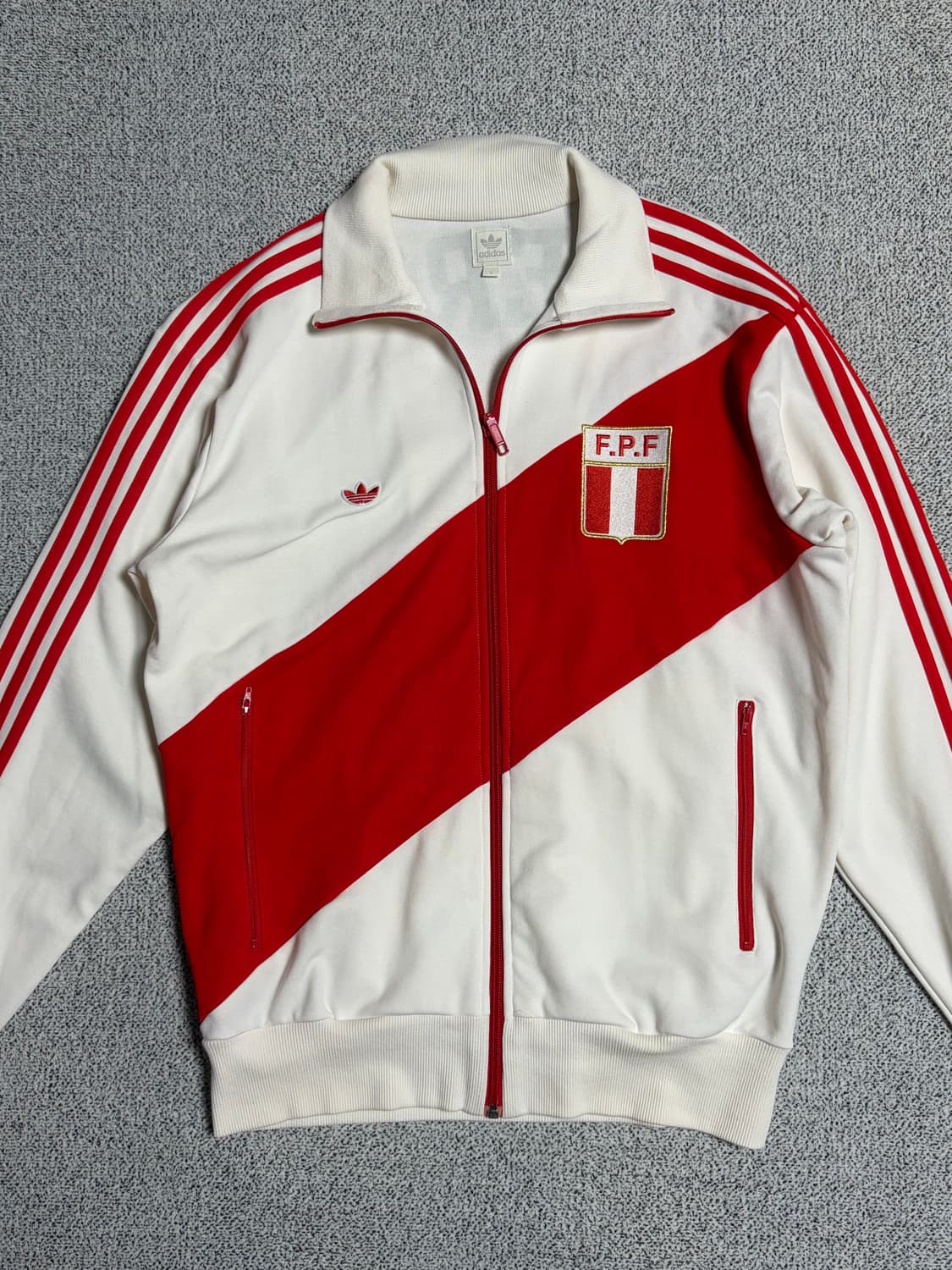 아디다스 올드스쿨 페루 트랙탑  상품이미지2