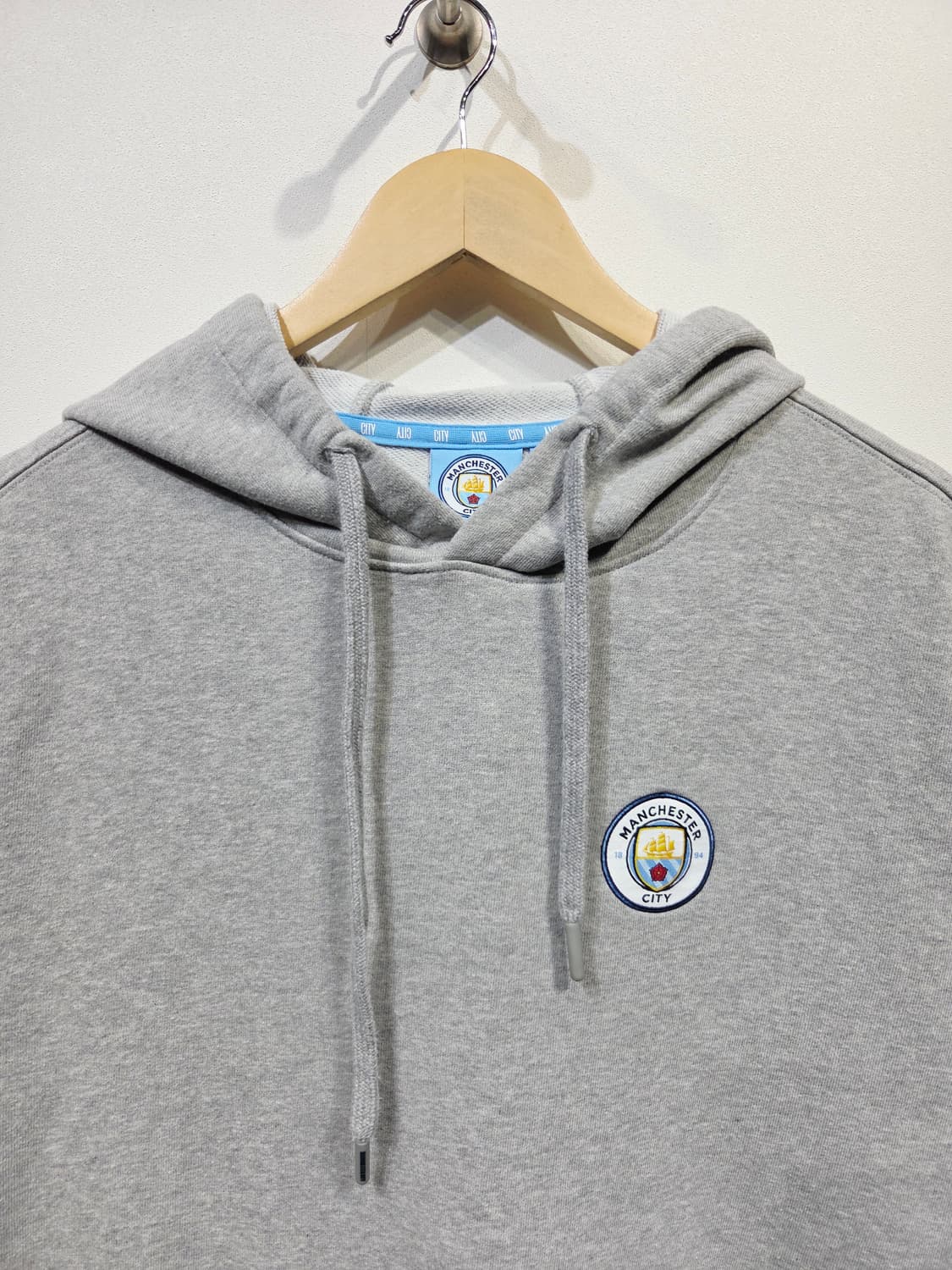 맨체스터 시티 반팔 후드티 그레이 상품이미지3