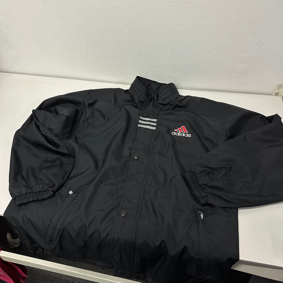 100 아디다스 블랙 올드스쿨 백로고 바람막이 상품이미지3