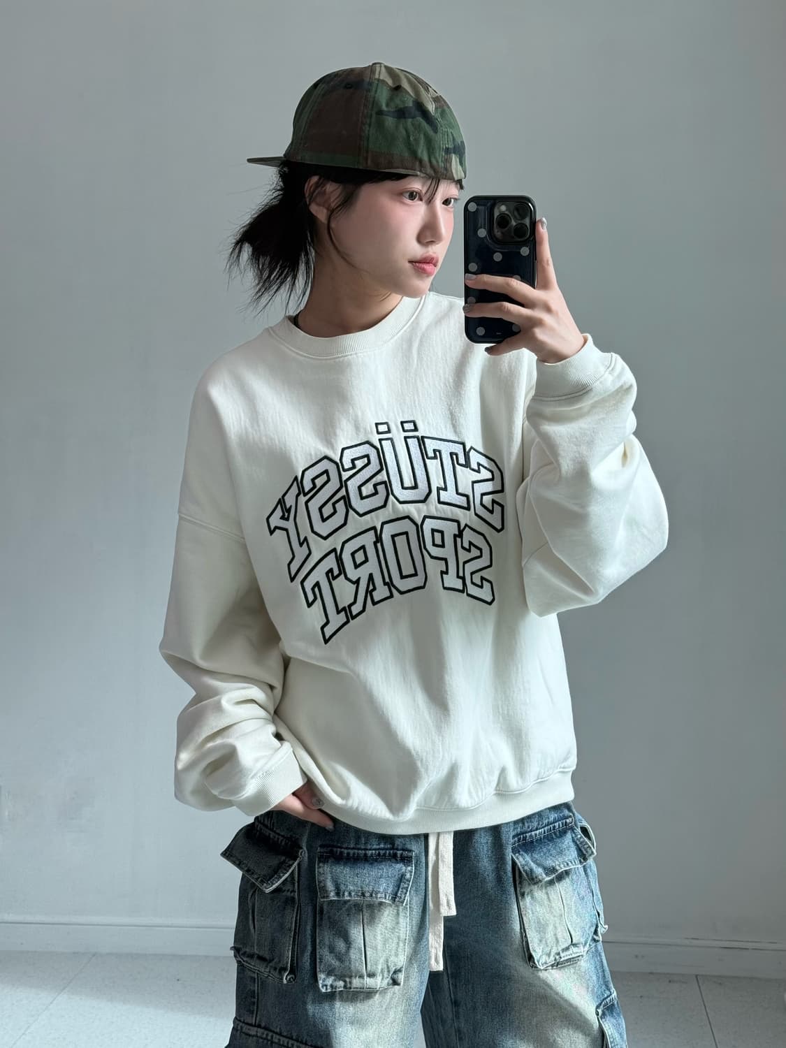 스투시 스포츠 아이보리 맨투맨 상품이미지1