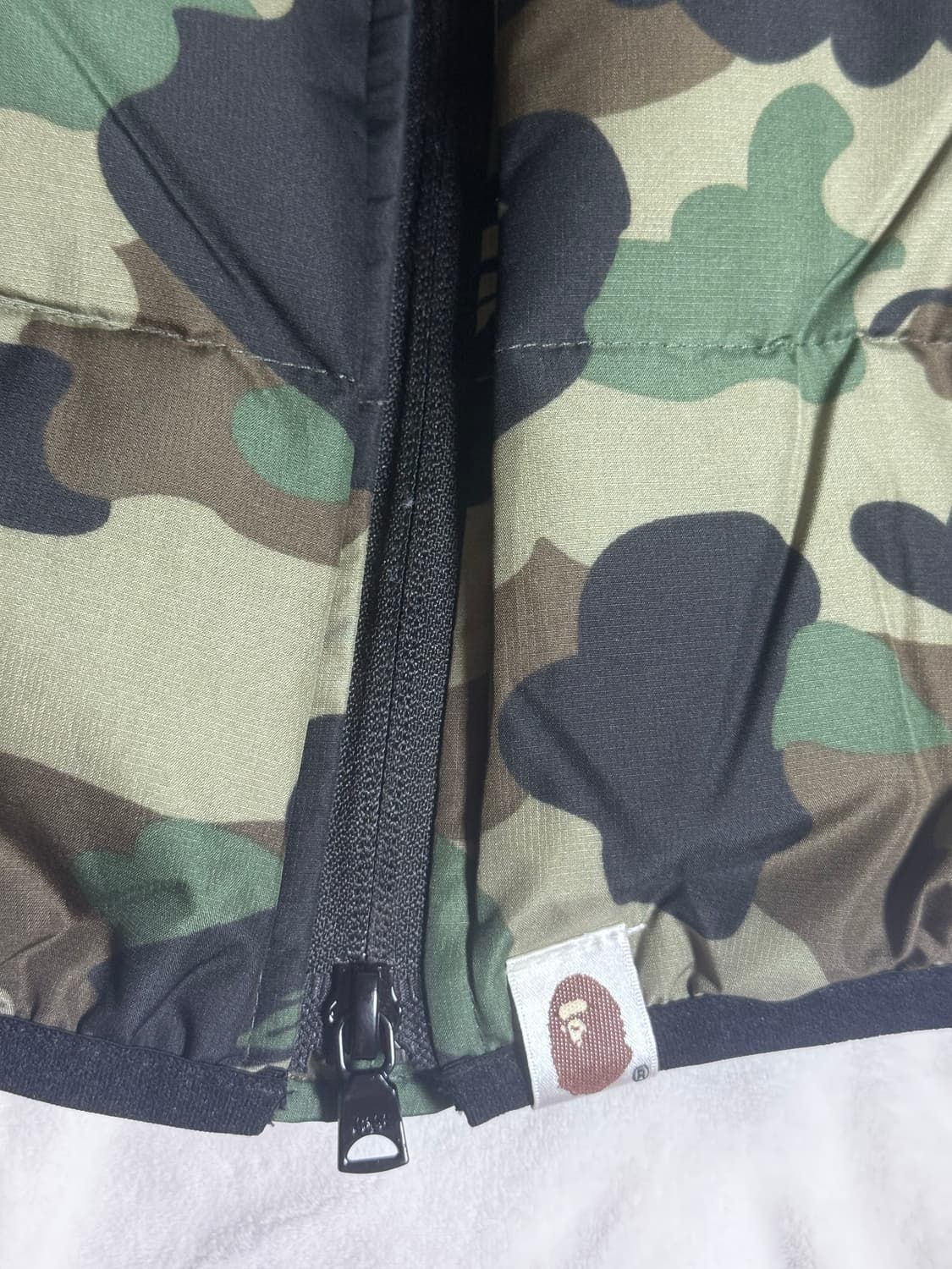 베이프 퍼스트 카모 샤크 윈드스토퍼 다운 자켓 상품이미지5