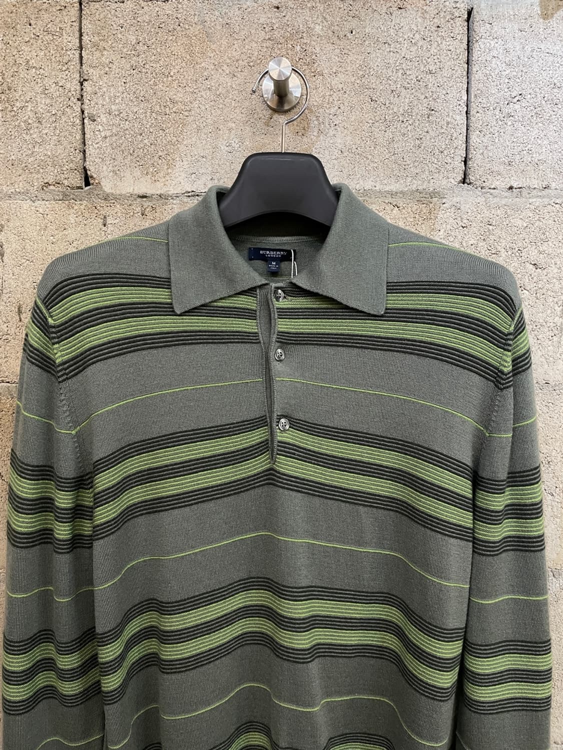 버버리 크레스트 로고 스트라이프 카라 니트 상품이미지2