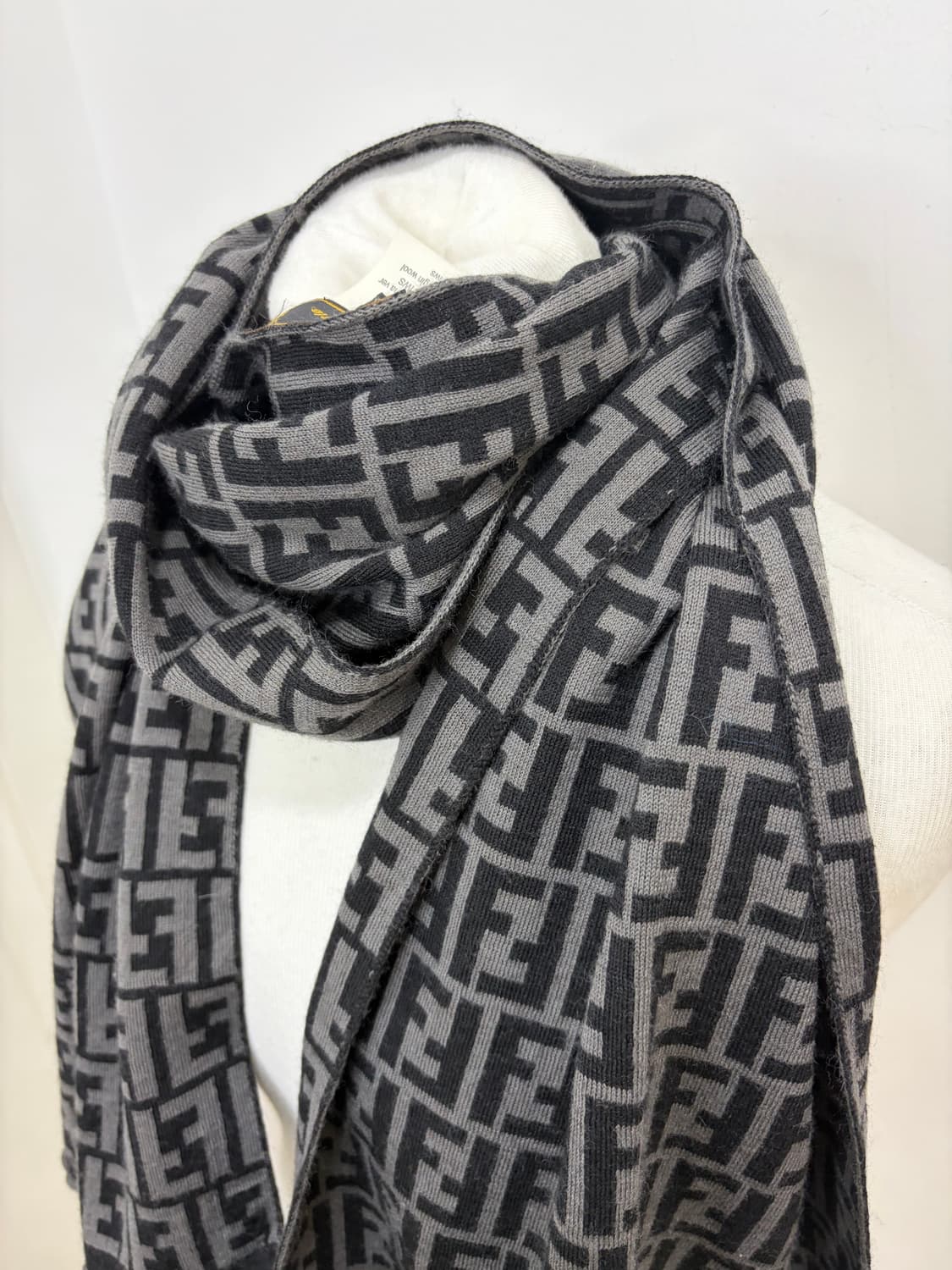 펜디 울 주카 머플러 상품이미지2