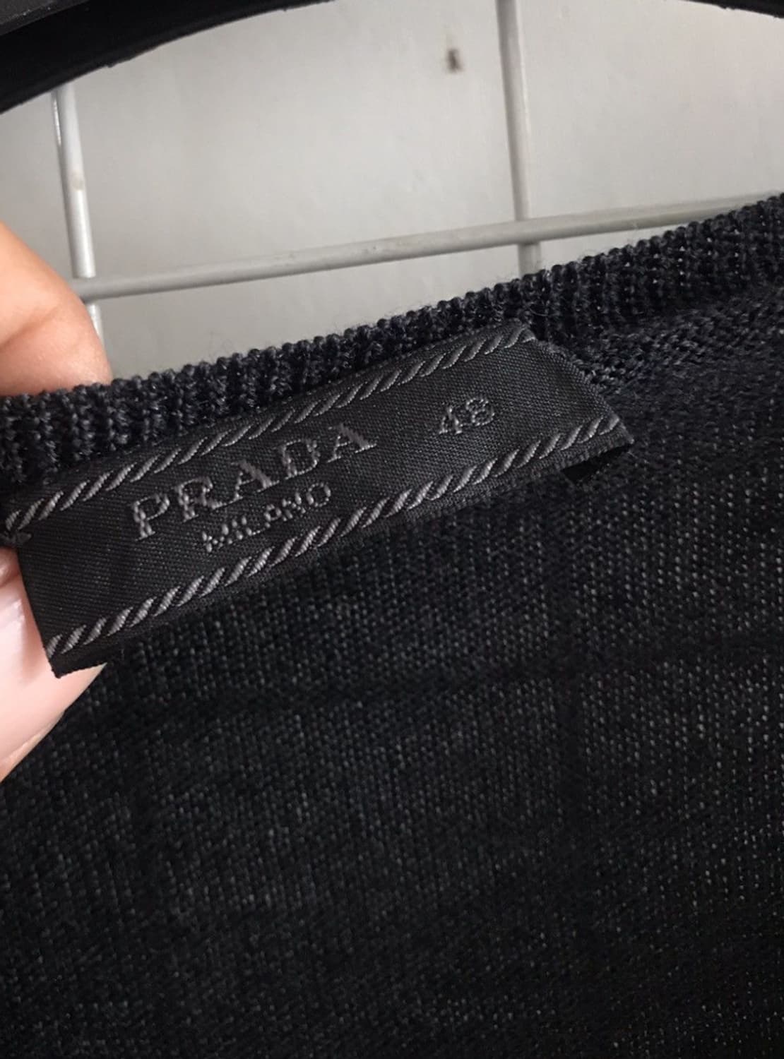 Prada distressed vneck wool knit 상품이미지6