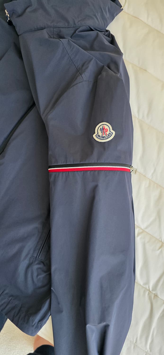 몽클레어 루이네트 자켓 3사이즈 팝니다 상품이미지3