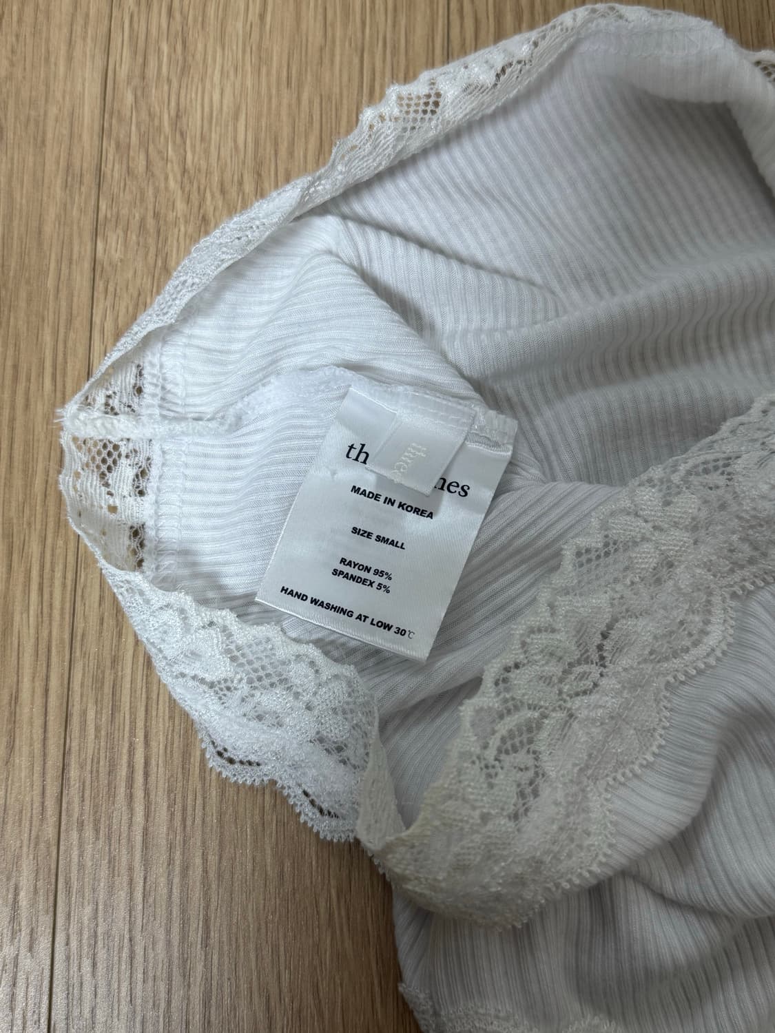 Threetimes 레이스 나시 탑 (화이트, 그레이) 상품이미지4