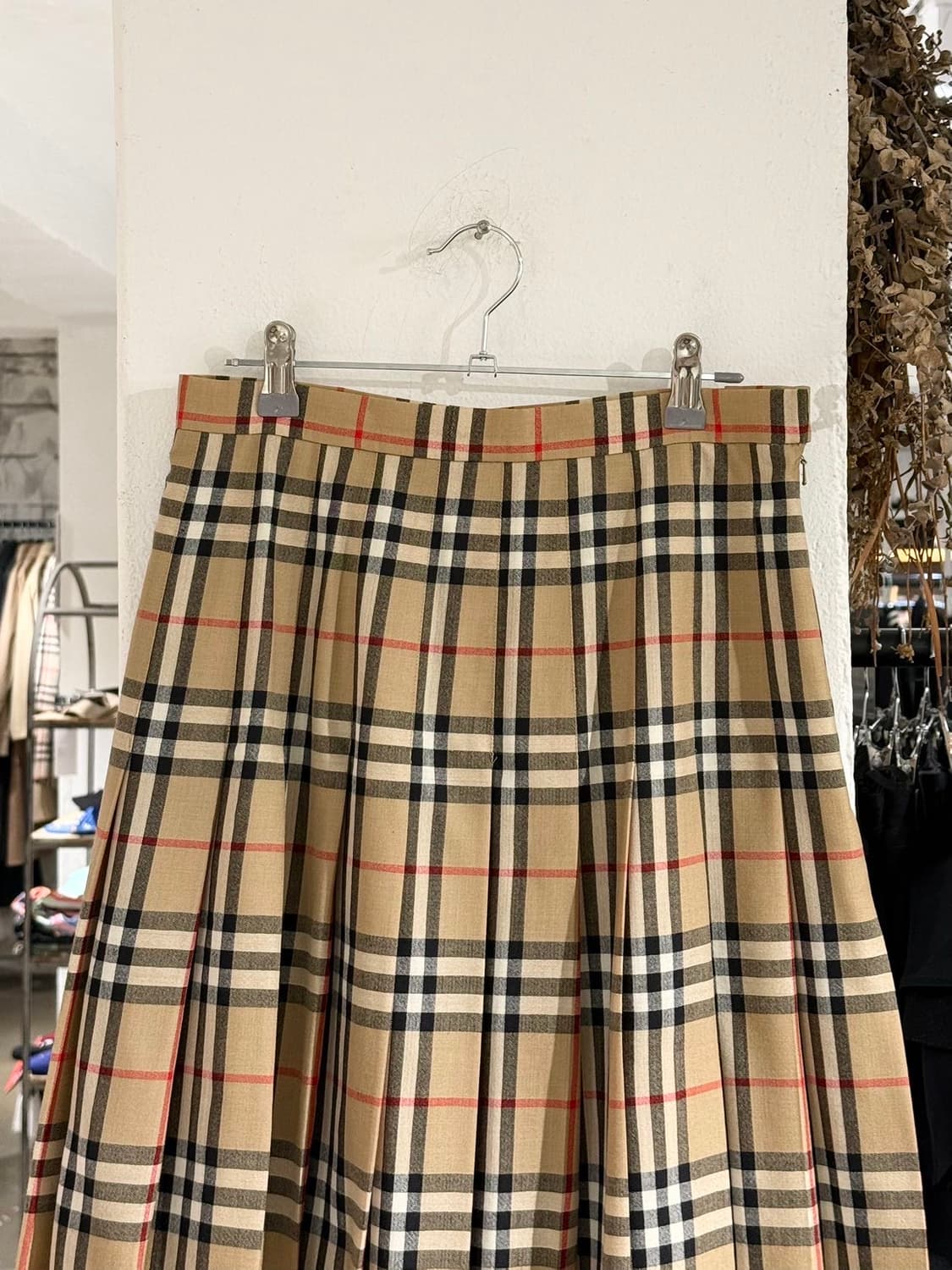 버버리 베이지 노바체크 플리츠 미디스커트 상품이미지2