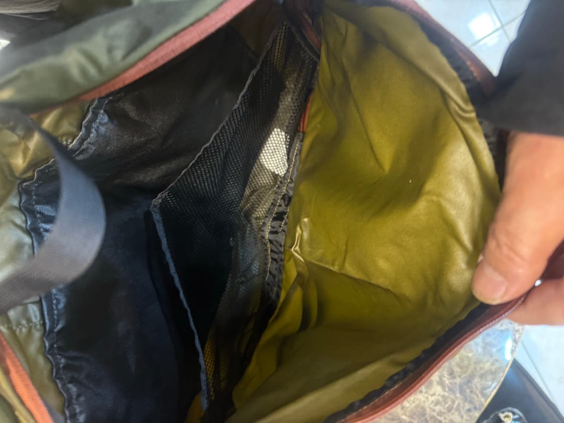 정품 아크테릭스 나일론 크로스백 팝니다 상품이미지7