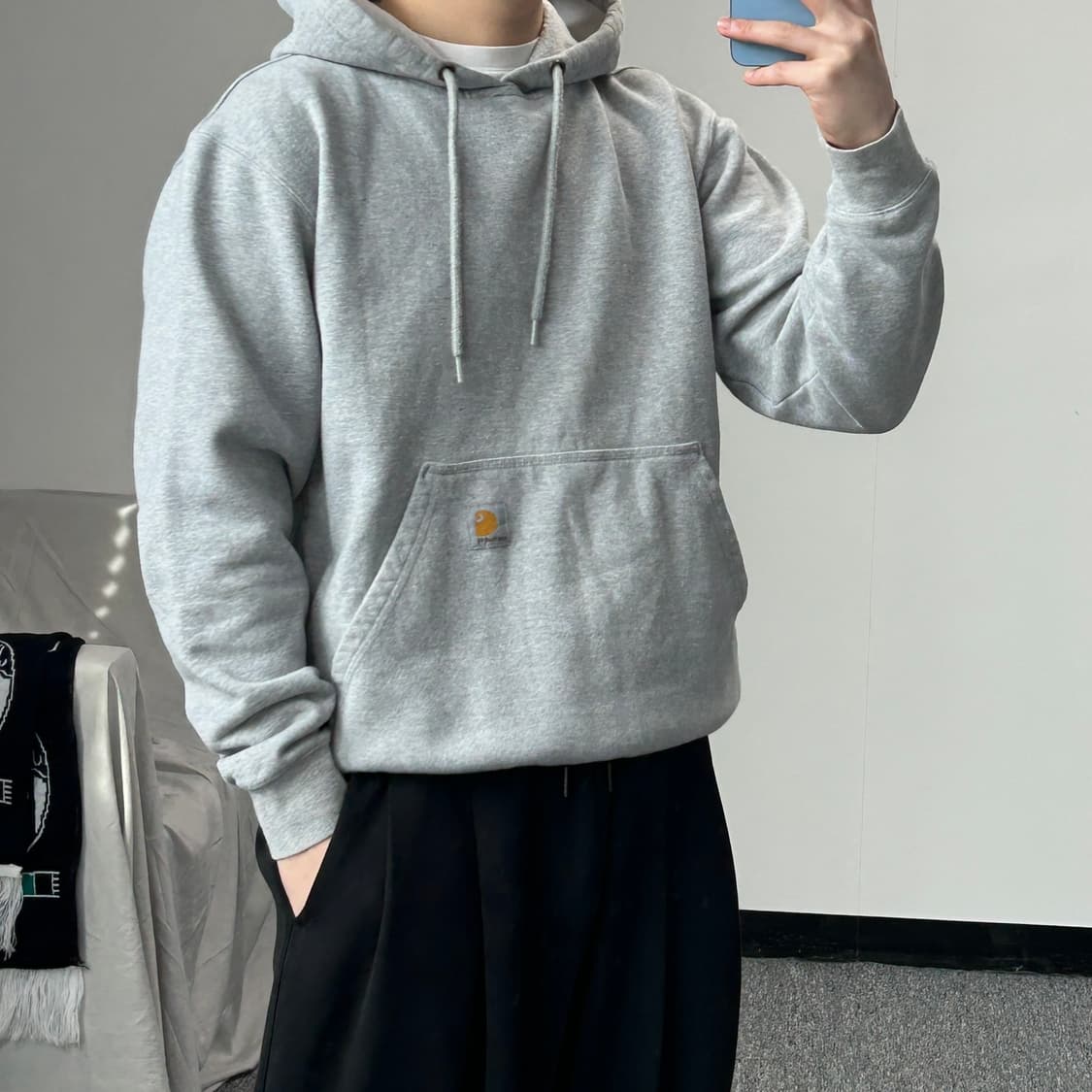칼하트 그레이 미드웨이트 후드티 상품이미지3