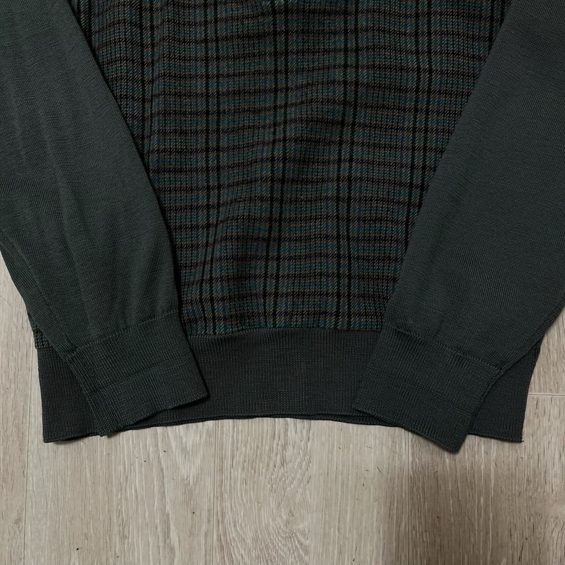 입생로랑 체크 배색 버튼업 카라 니트 [카키] M/95 상품이미지3