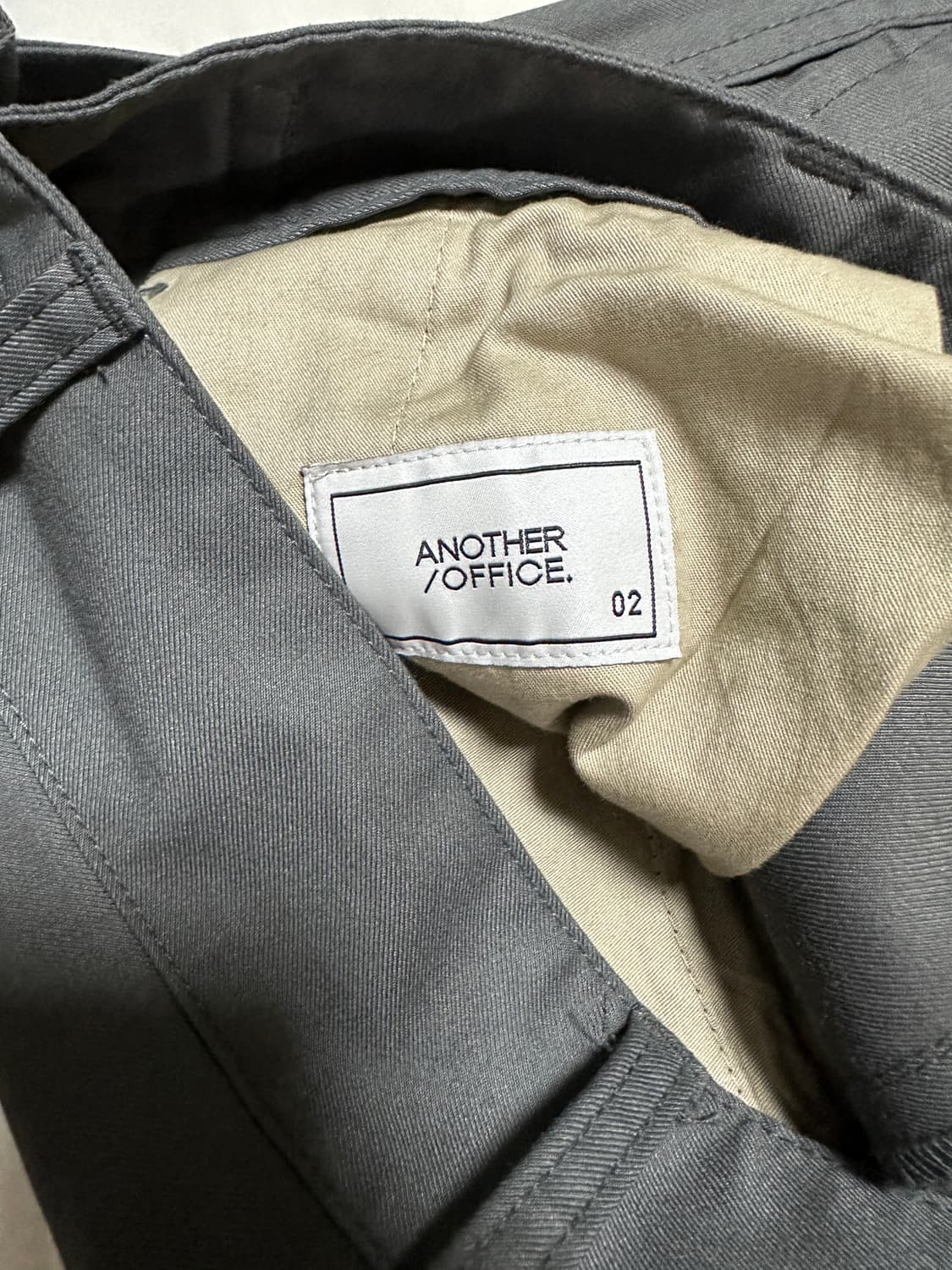 [2] 어나더오피스 산티아고 슬랙스 올리브 그레이 상품이미지3