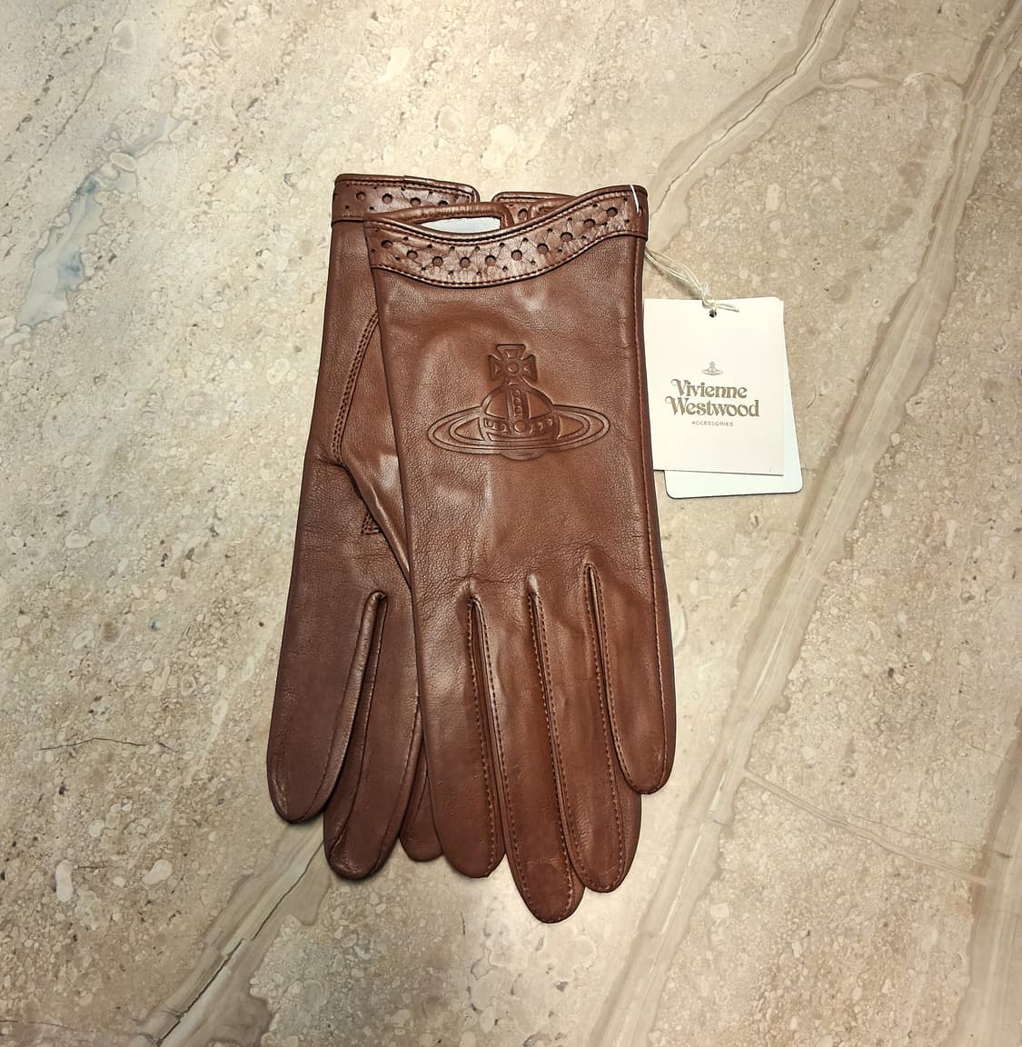 비비안 웨스트우드 빅orb 로고 양가죽 장갑 브라운(새상품) 상품이미지2