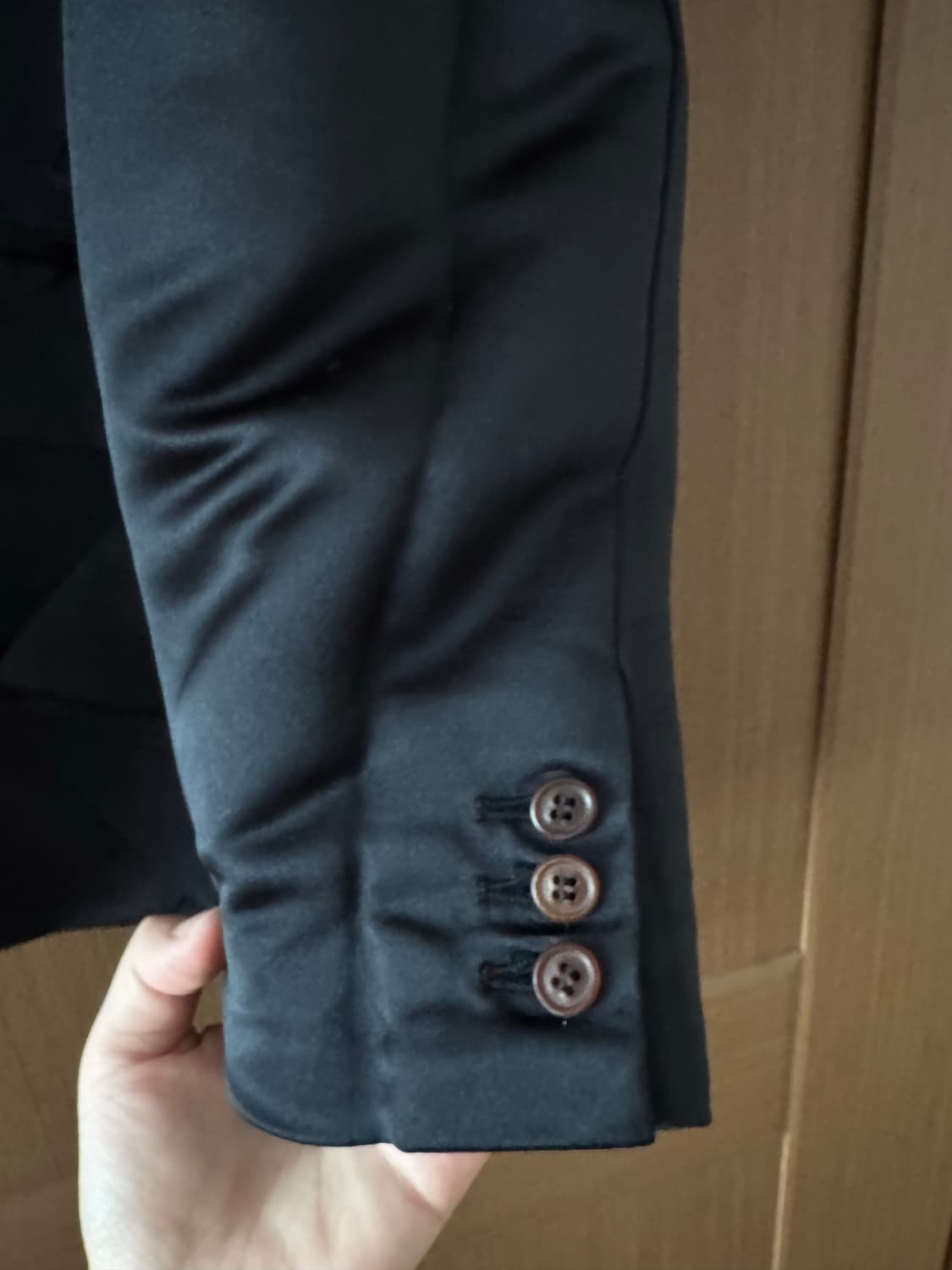 (네고가능)블랙 꼼데가르송 24ss 세틴 비대칭 재킷 (블랙 L) 상품이미지8