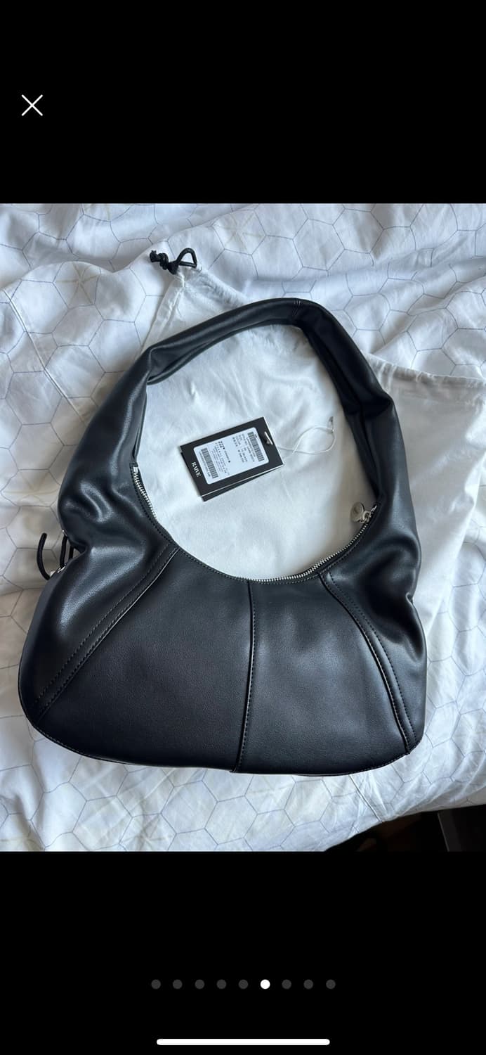 (새제품,실사첨부)RAIVE레이브 딤플라지백 블랙 컬러 상품이미지4