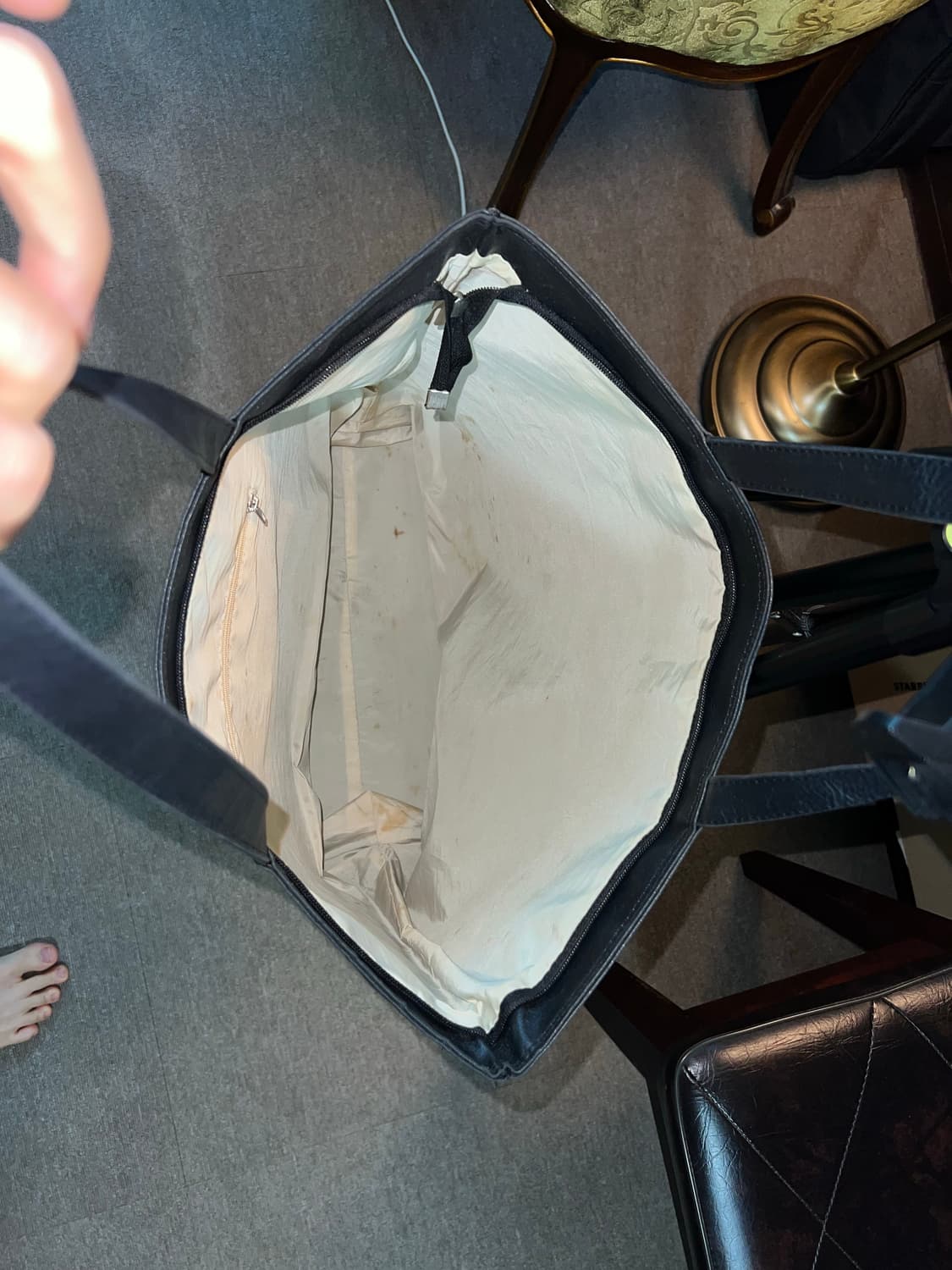 로고 가죽 가방 상품이미지3