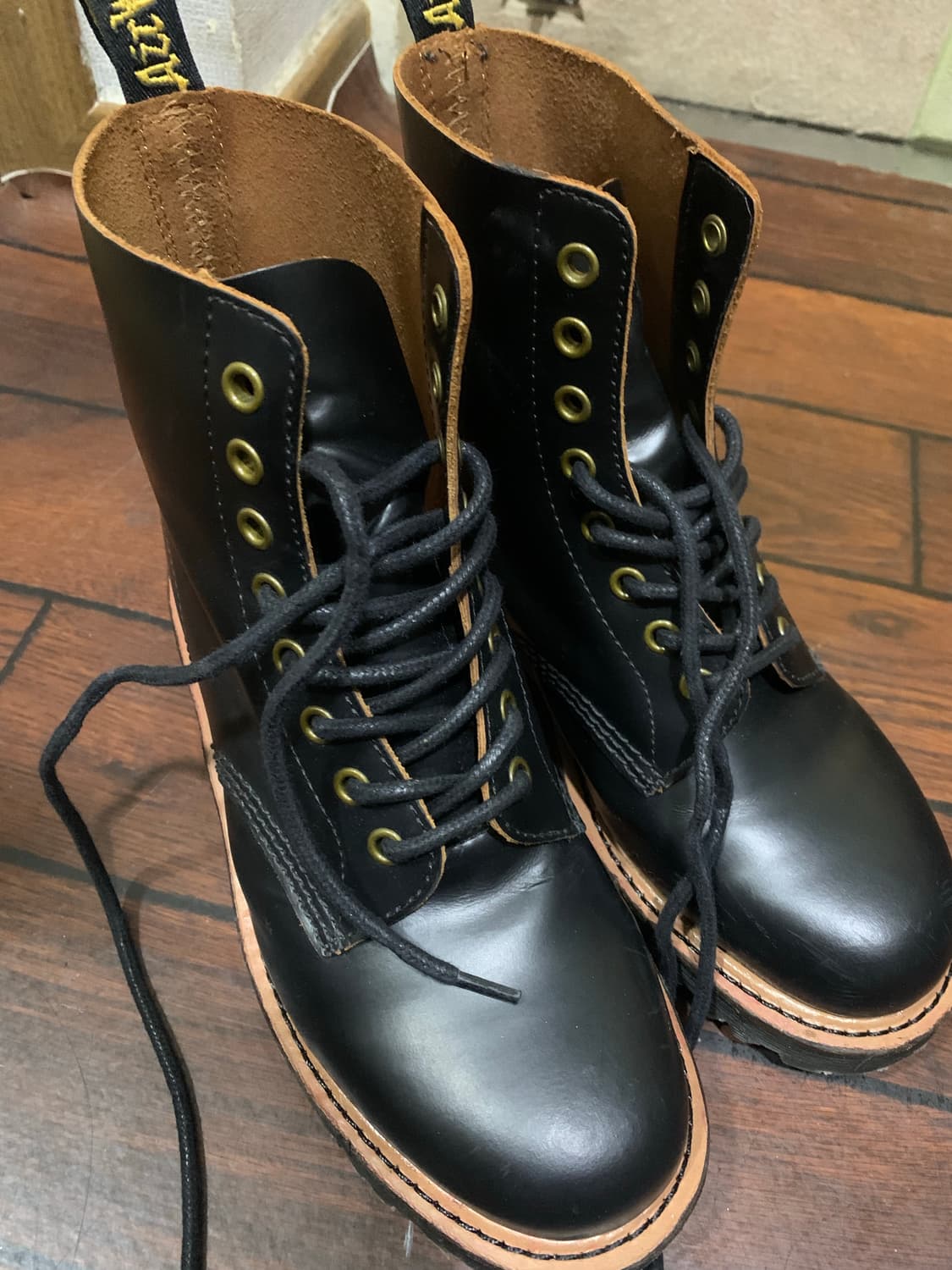 닥터마틴 워커 250 상품이미지1