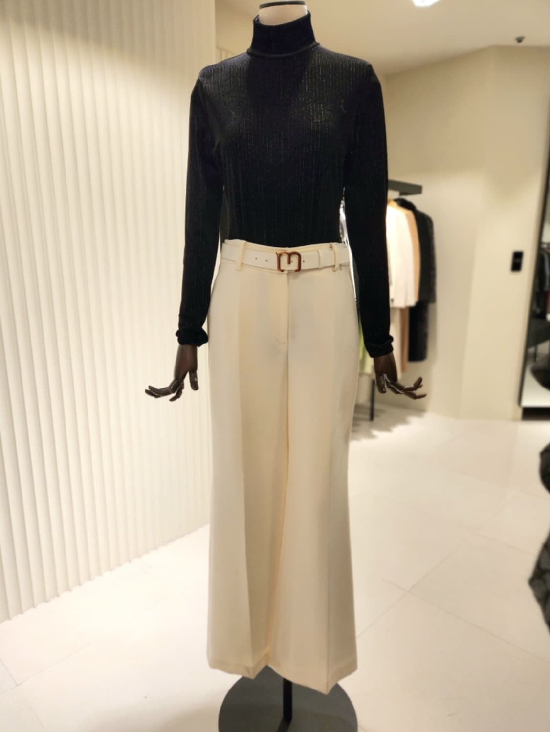 모조에스핀 세미와이드 팬츠 66사이즈(벨트X) 상품이미지1