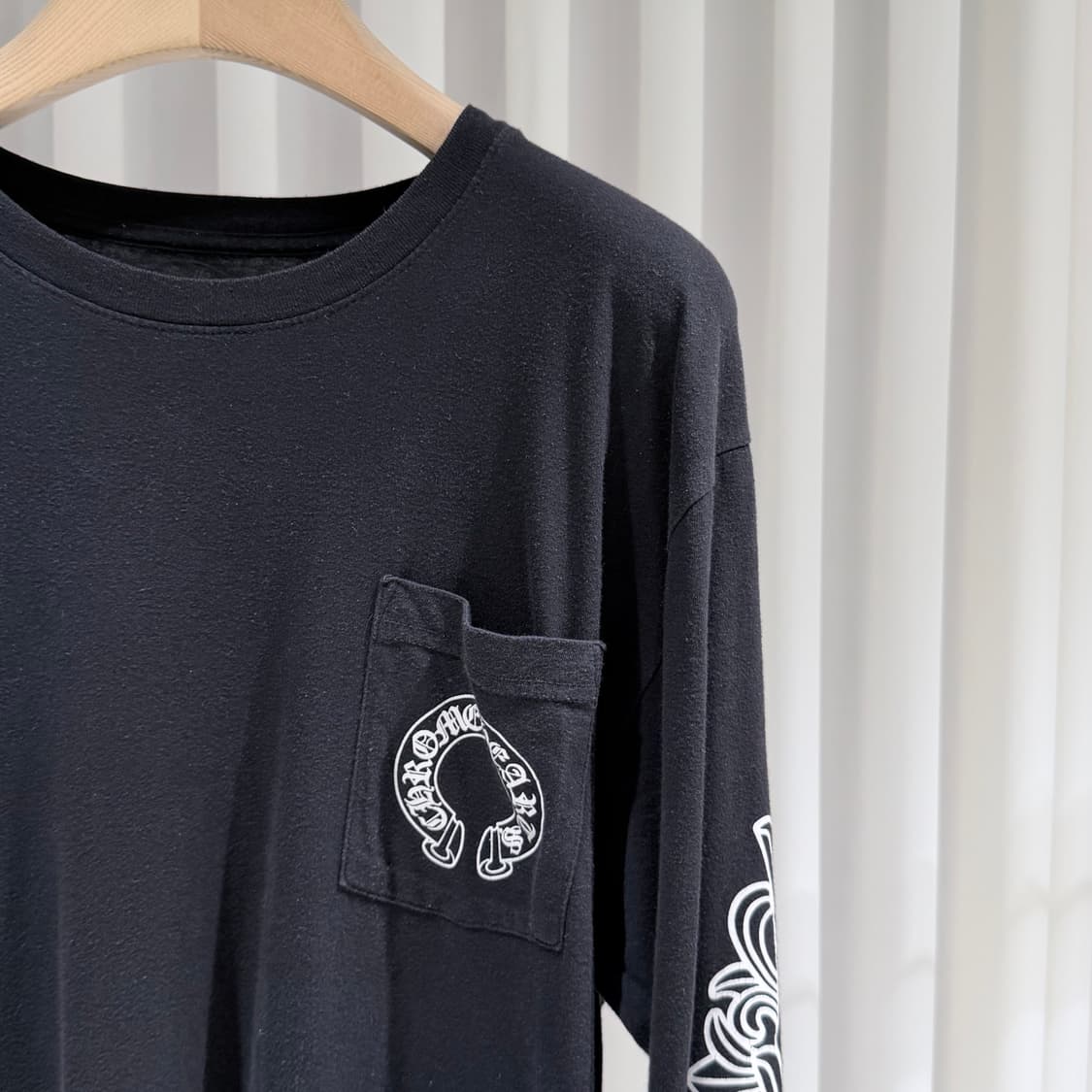 (A/L) / 크롬하츠 홀스슈 플로랄 롱슬리브 긴팔 티셔츠 블랙 상품이미지4