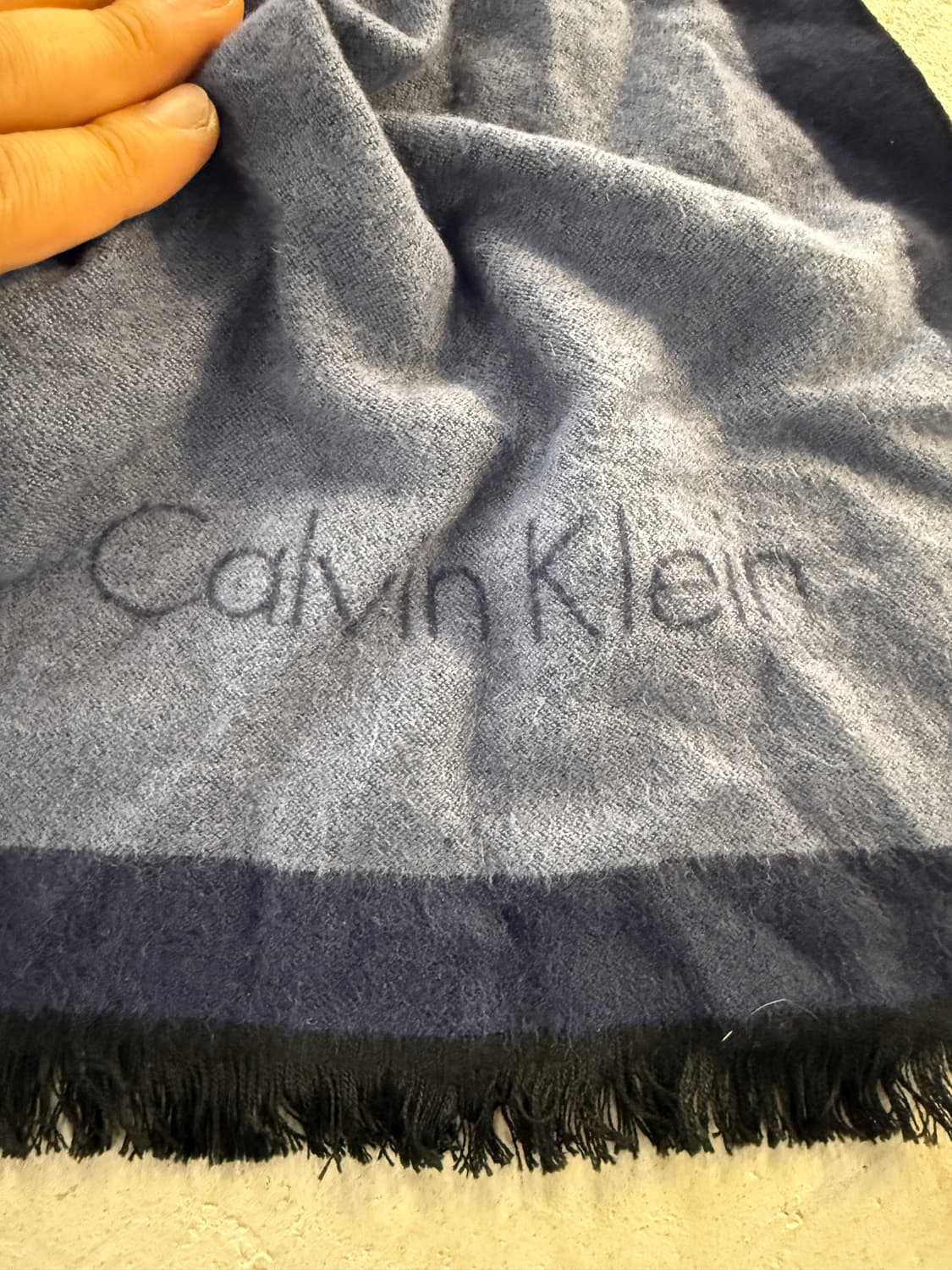 캘빈클라인 네이비 머플러 상품이미지2