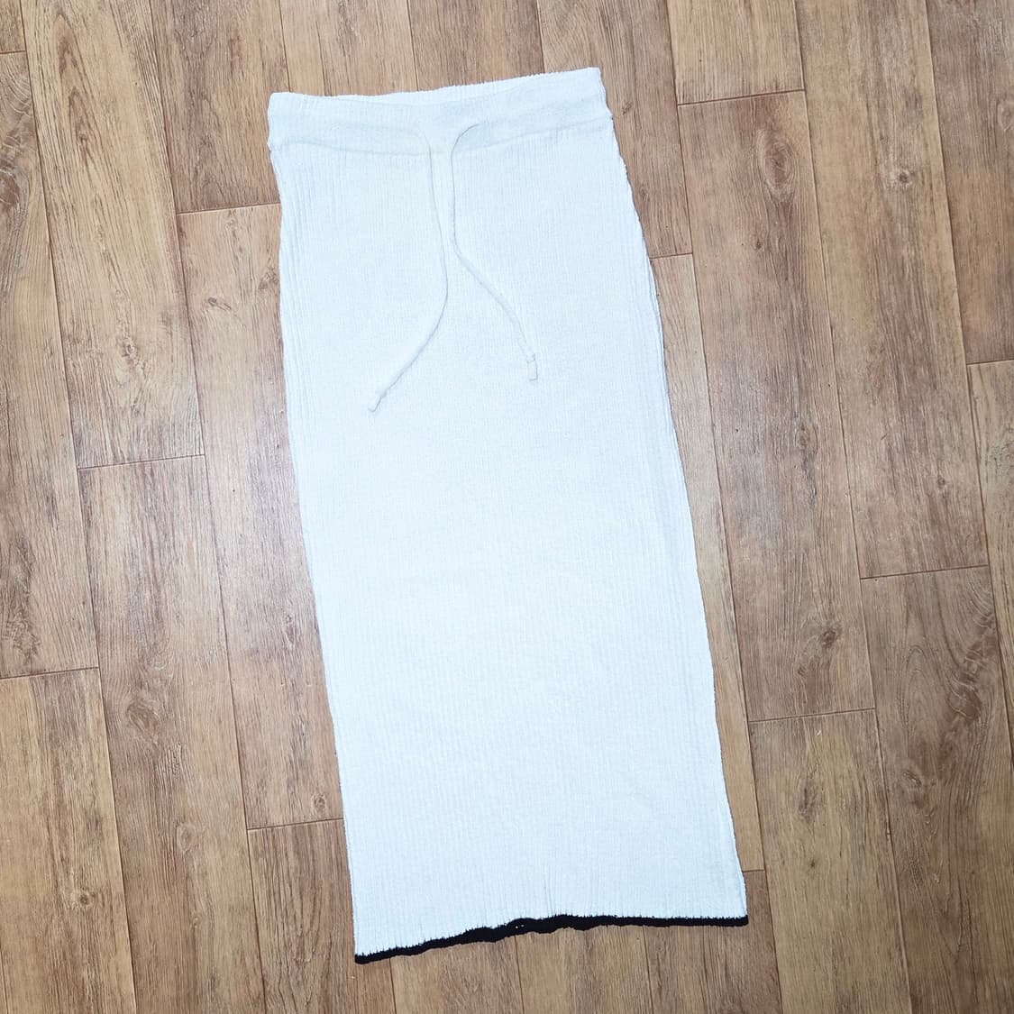 더베이지스(THE BEIGES) 블란디 스커트 55-66 새상품 상품이미지2