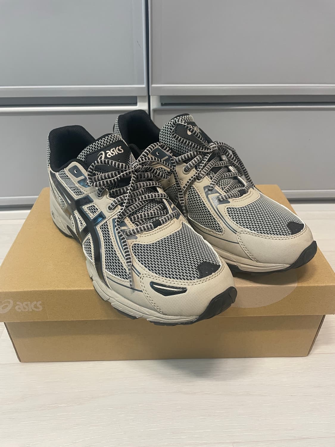 [280] 아식스 젤벤쳐6 페더그레이 상품이미지1