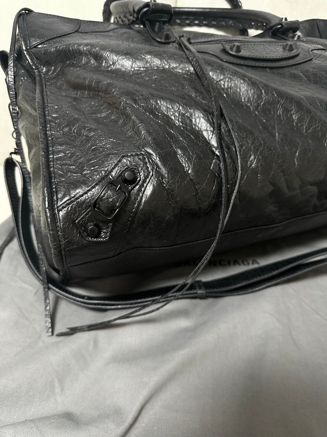 [S급 정품] 발렌시아가 르 시티 모터백 라지 블랙 상품이미지5