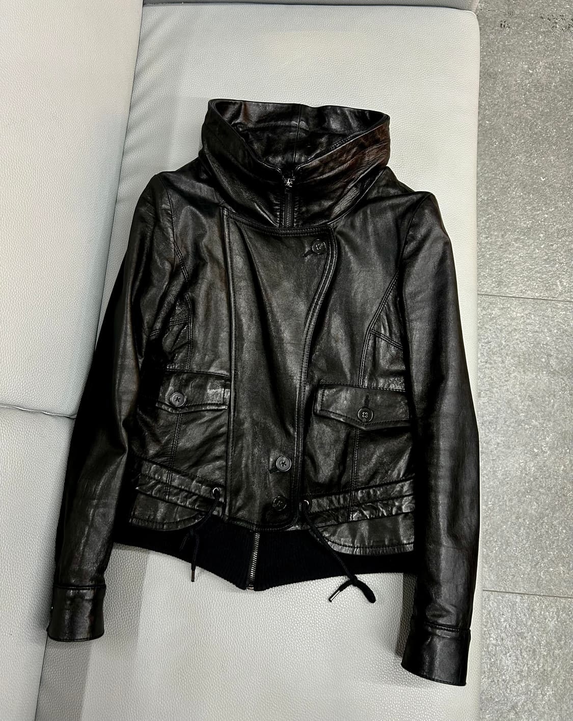 띠어리 블랙 가죽자켓(M) 상품이미지2