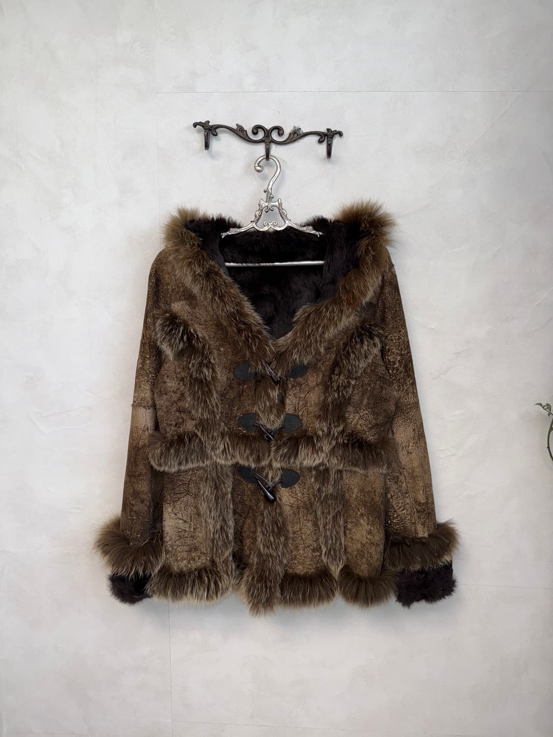 Brown tie dye rabbit&fox fur duffle 무스탕 상품이미지1