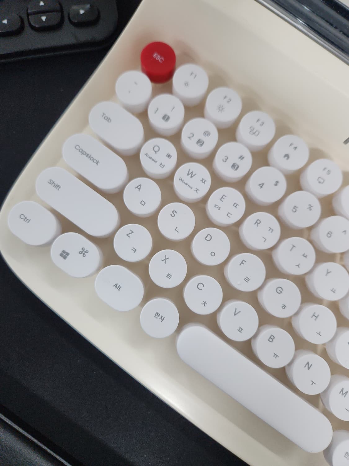 # 레트로 미니블루투스 타자기 형 키보드B303 텐키리스 키보드 급처 상품이미지4