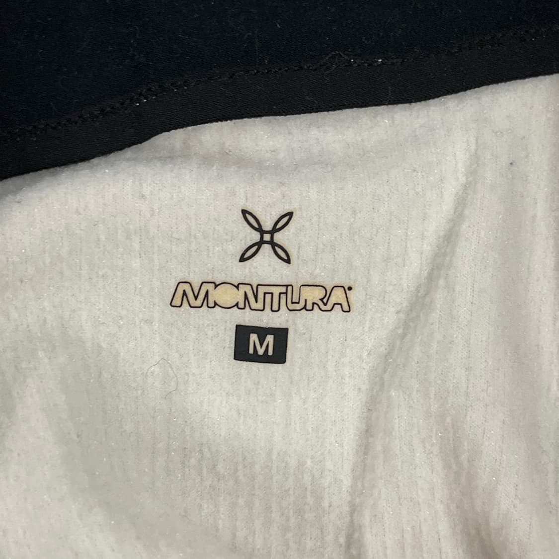 [정품/M] 몬츄라 하프집업 긴팔티 화이트 블랙 b18 상품이미지5