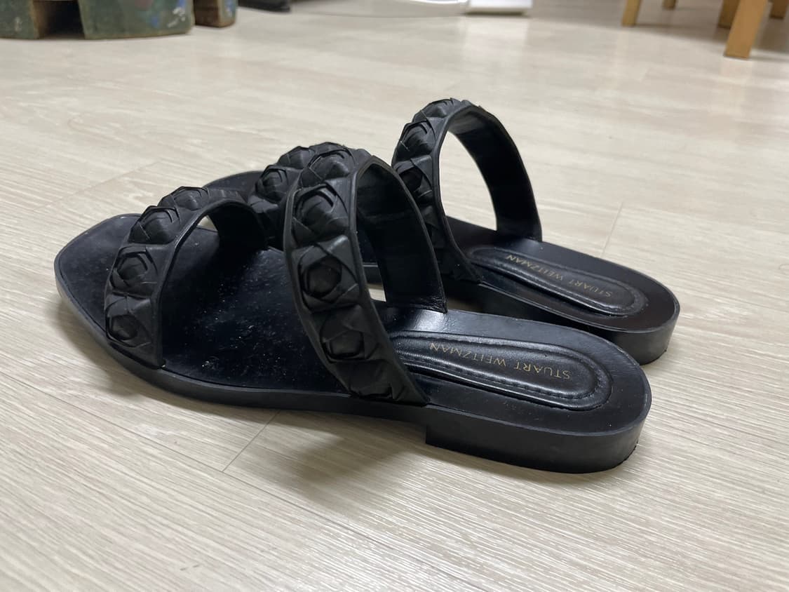 STUART WEITZMAN 블랙 샌들 상품이미지5