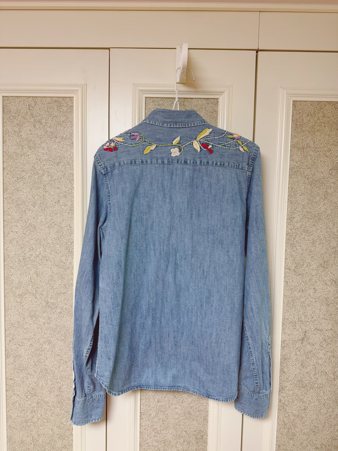 랄프로렌 로렌진스 플라워 자수 데님 셔츠 상품이미지4