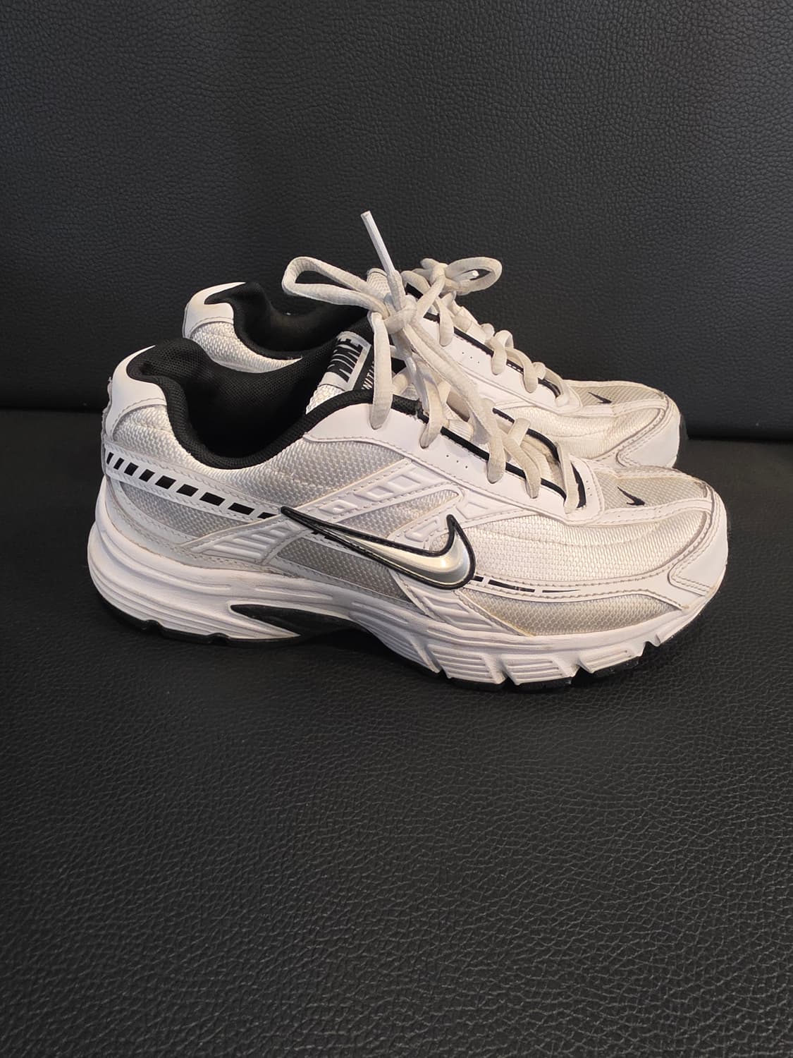 나이키 이니시에이터 화이트 런닝화 상품이미지1