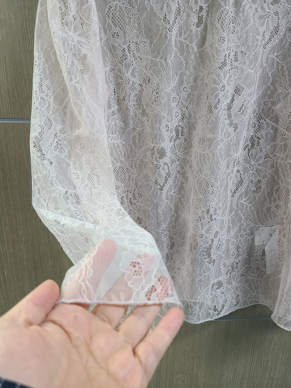 이태리 블루마린 레이스 시스루 블라우스 상품이미지4