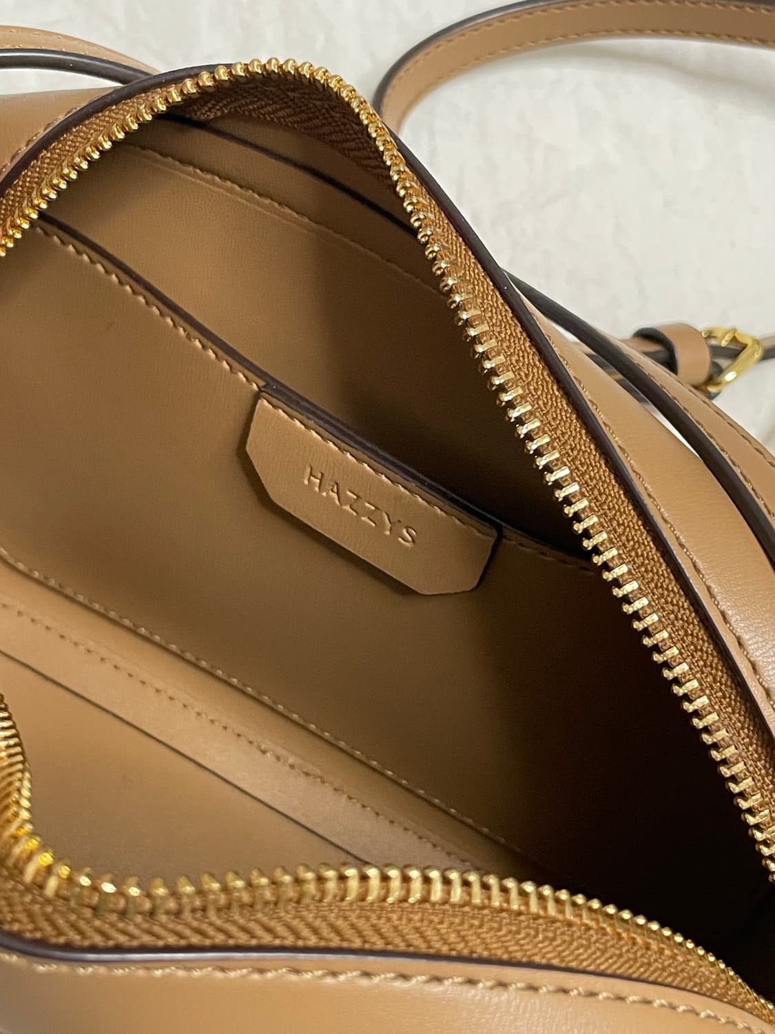 Hazzys brown cross bag 상품이미지2