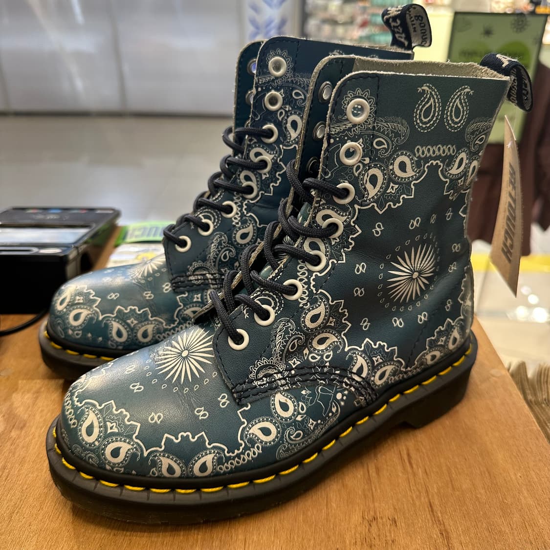 닥터마틴 1460 ‘반다나 블루’ 상품이미지1